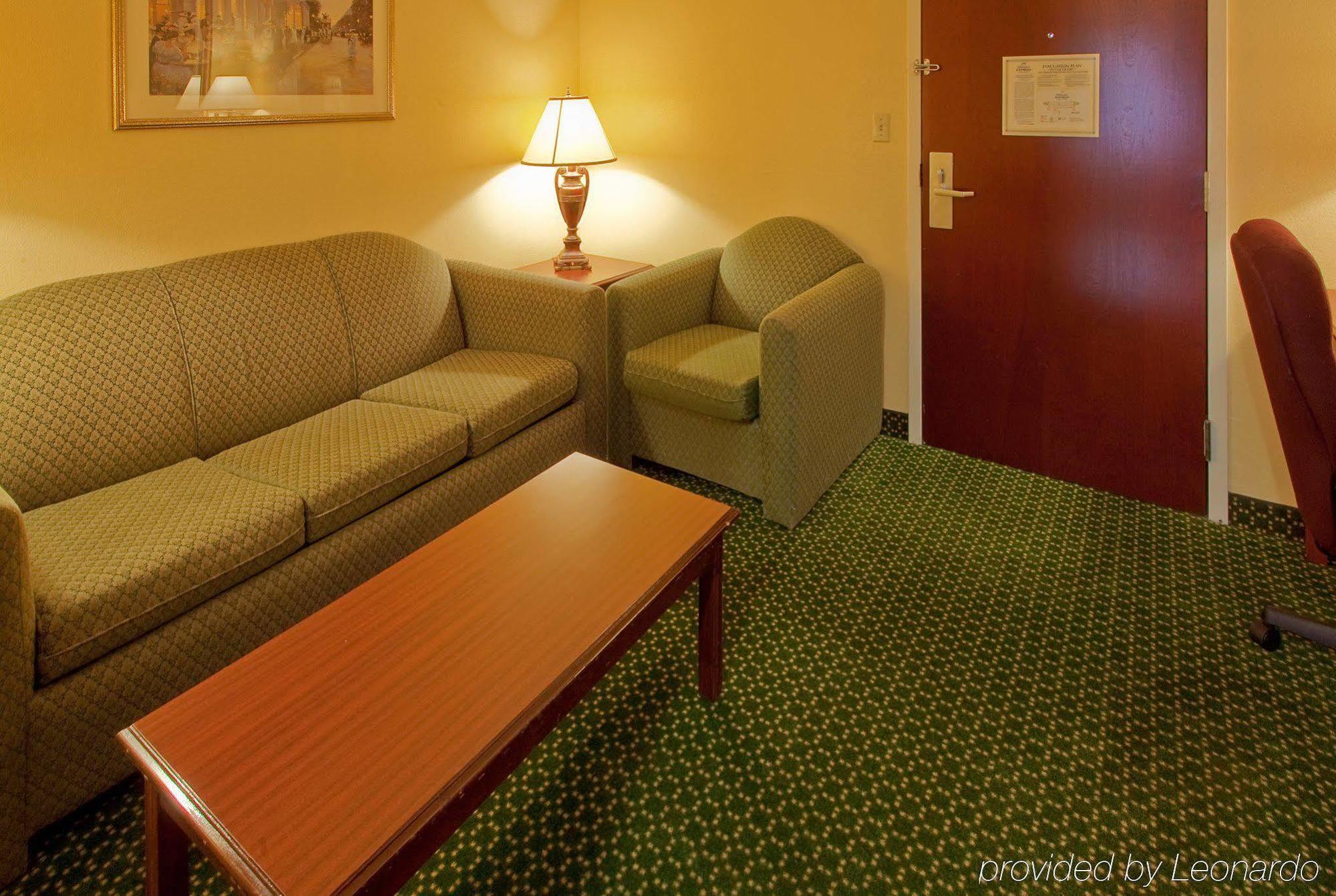 Four Points By Sheraton Dallas Arlington Entertainment District Номер фото