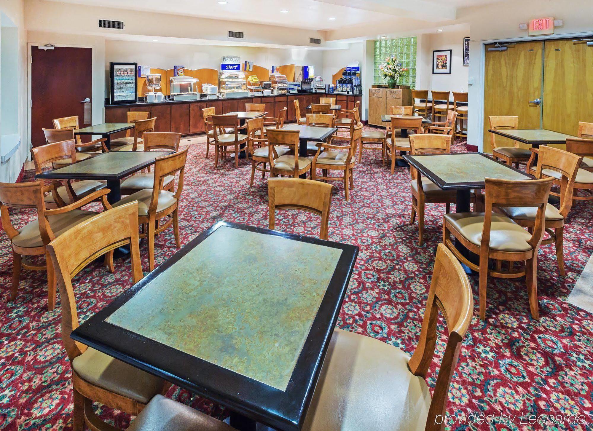 Four Points By Sheraton Dallas Arlington Entertainment District Экстерьер фото